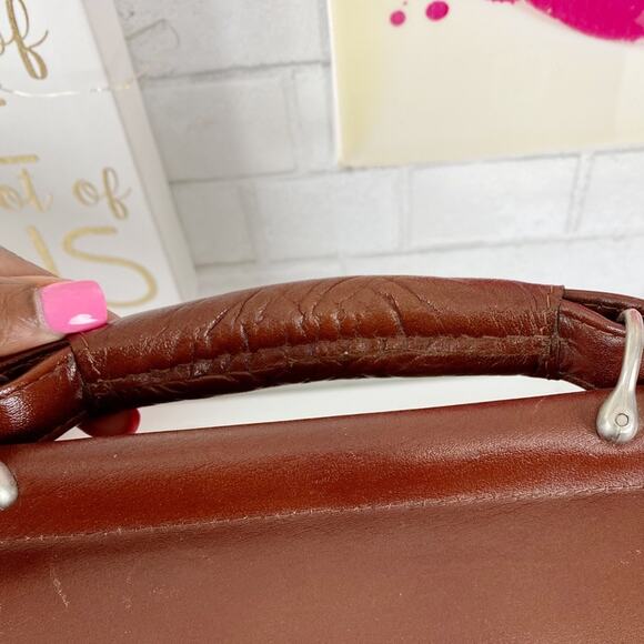 McKlein Vintage Leather Messenger/Laptop Computer Bag - Picture 10 of 15